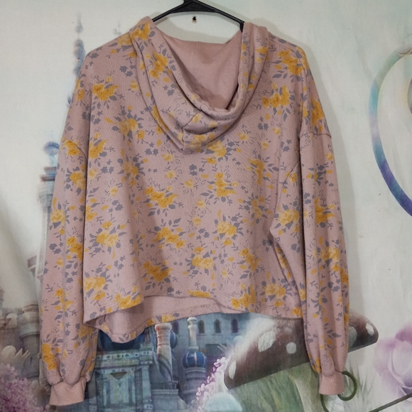 Public library pink floral NASA crop hoodie - Picture 5 of 6